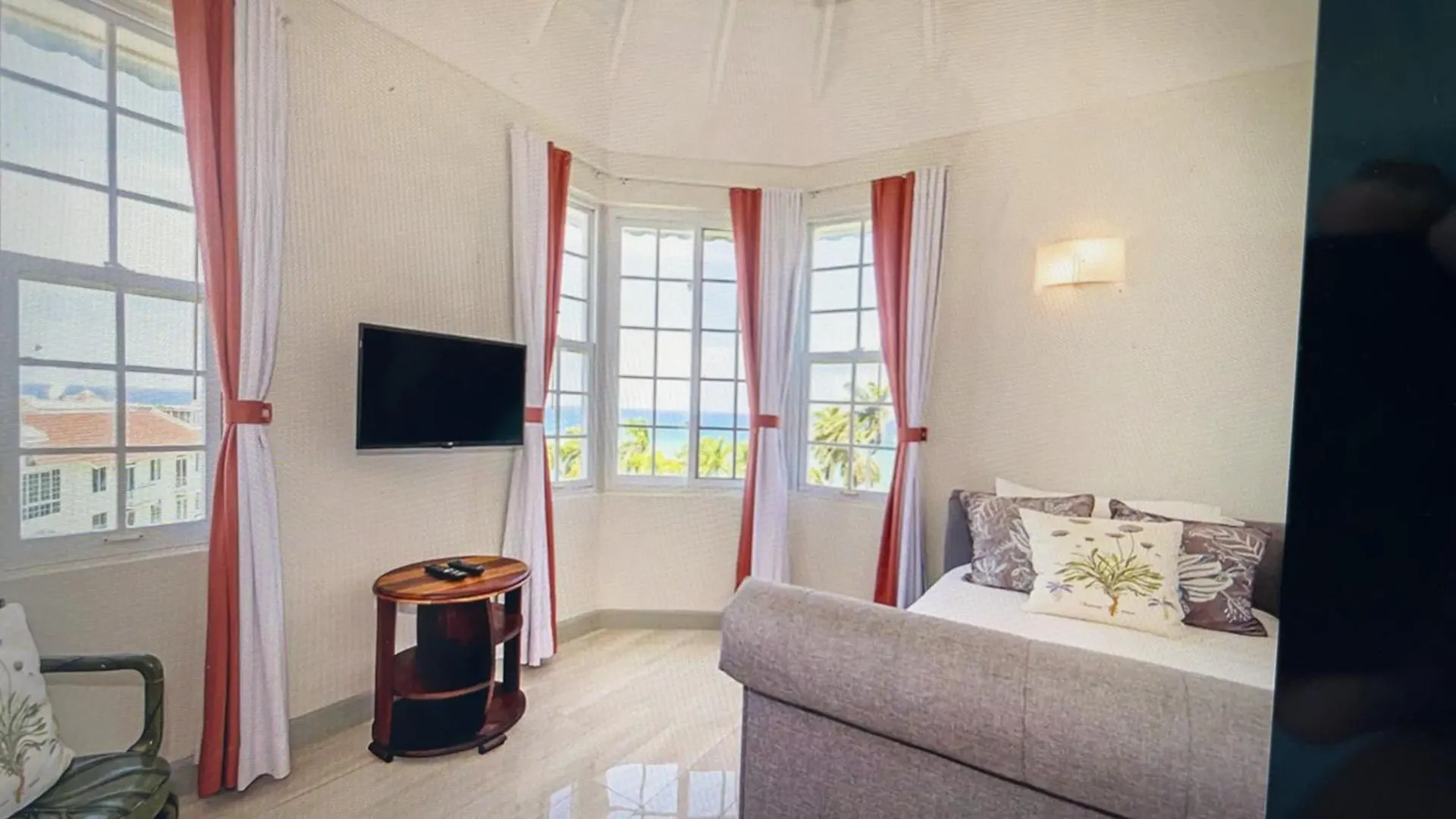 Marriott Seacastles B30 Rooftop Penthouse Montego Bay Daire